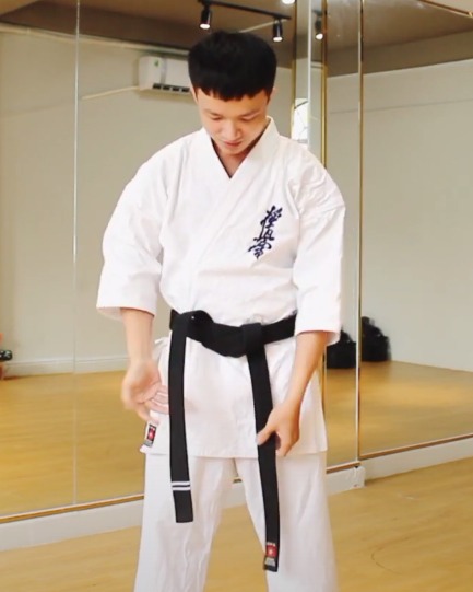cách thắt đai karate